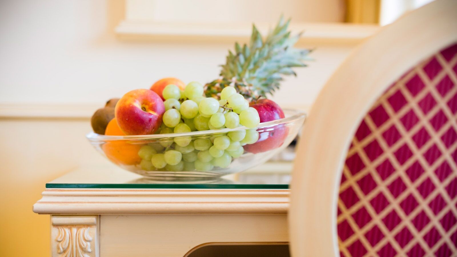 Luxury Family Hotel Royal Palace Praga Quarto foto Fruit bowl