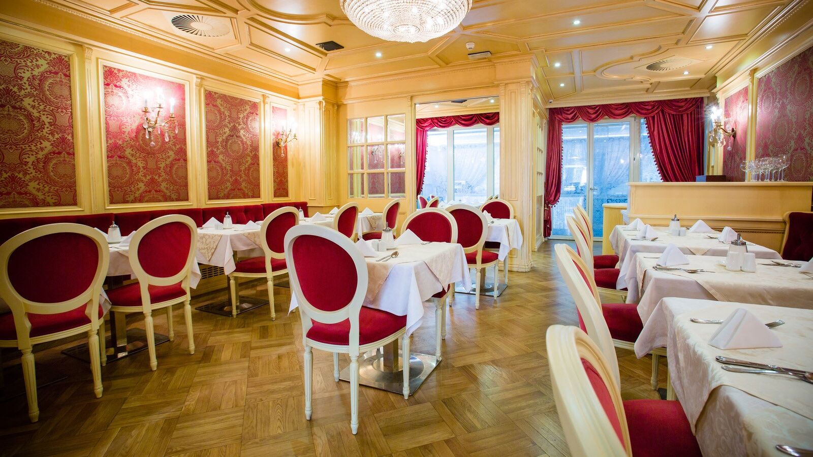 Luxury Family Hotel Royal Palace Praga Facilidades foto Restaurant interior